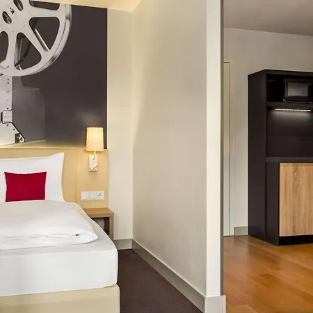 Vienna House Easy By Wyndham Hotel 4*