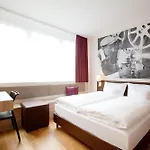 Vienna House Easy By Wyndham Отель