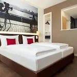 Отель Vienna House Easy By Wyndham
