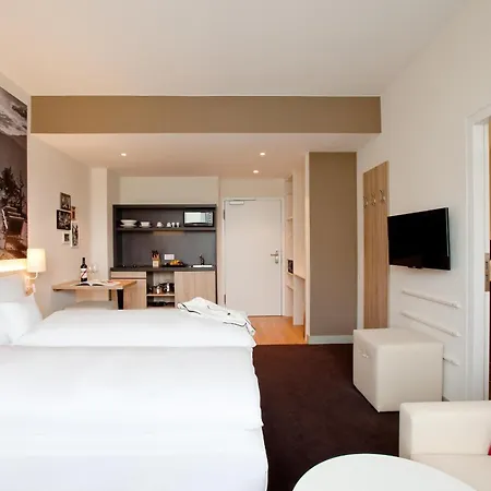 Hotel Vienna House Easy By Wyndham 4*