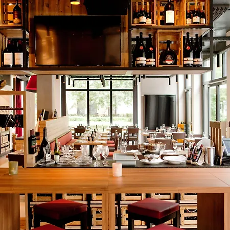 Hotel Vienna House Easy By Wyndham 4*