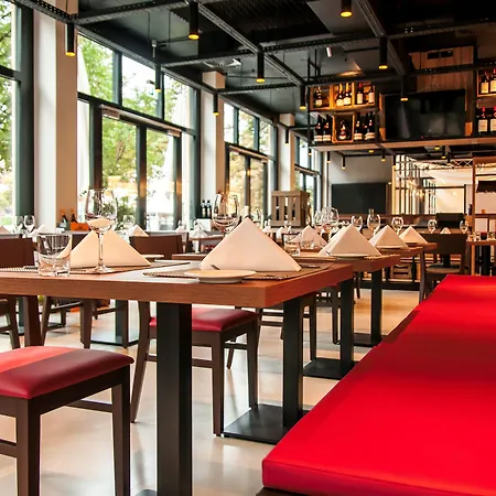 Vienna House Easy By Wyndham 4*