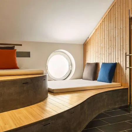 Vienna House Easy By Wyndham 4* München