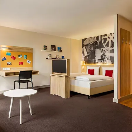 Max West Hotel 4*