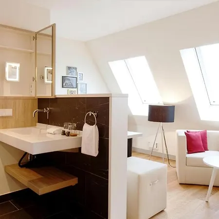 Max West 4* Munich