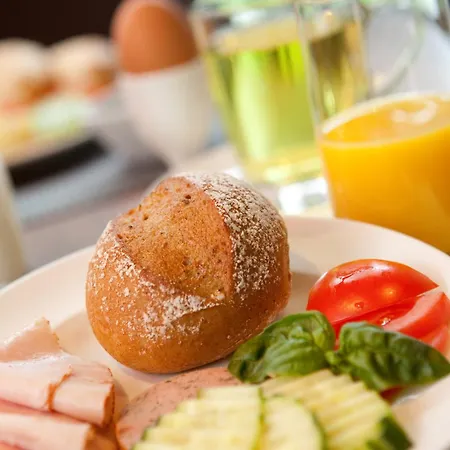 Vienna House Easy By Wyndham 4* Munich