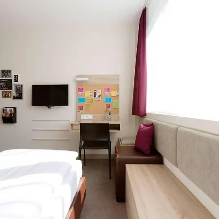 Vienna House Easy By Wyndham West Olympiapark Hotel 4*