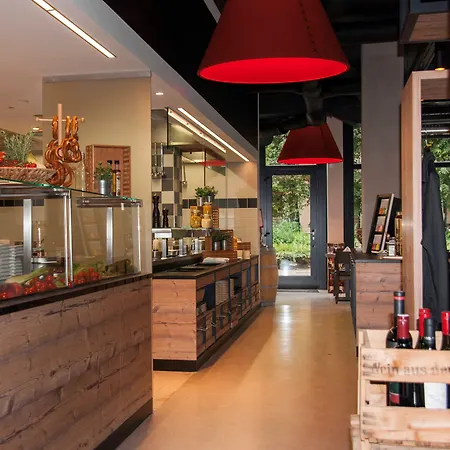 Vienna House Easy By Wyndham 4*